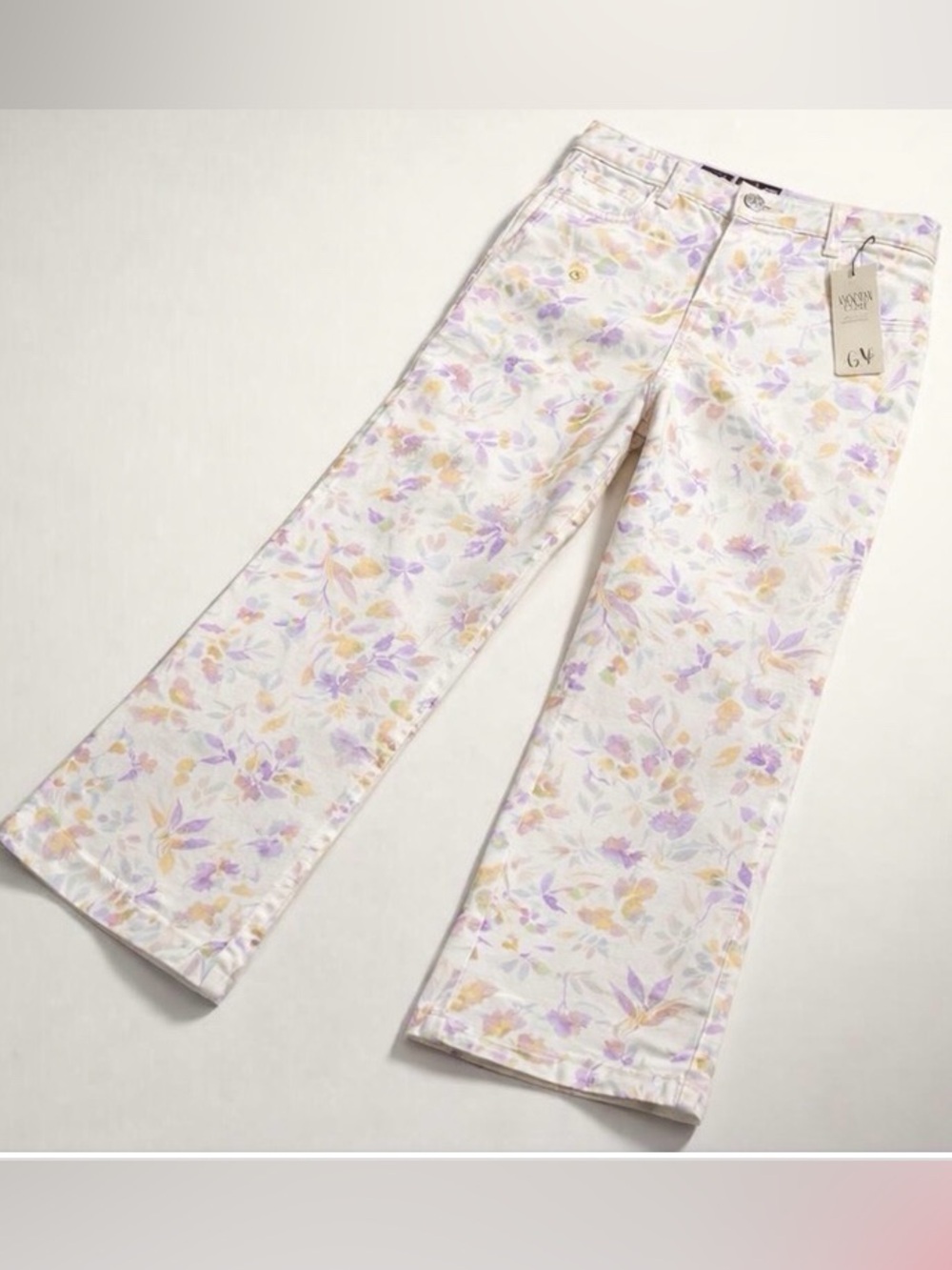 Gloria Vanderbilt White & also Black Floral Capri Pants (Bundle)